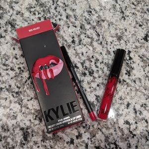 Kylie Red Velvet Lip Kit